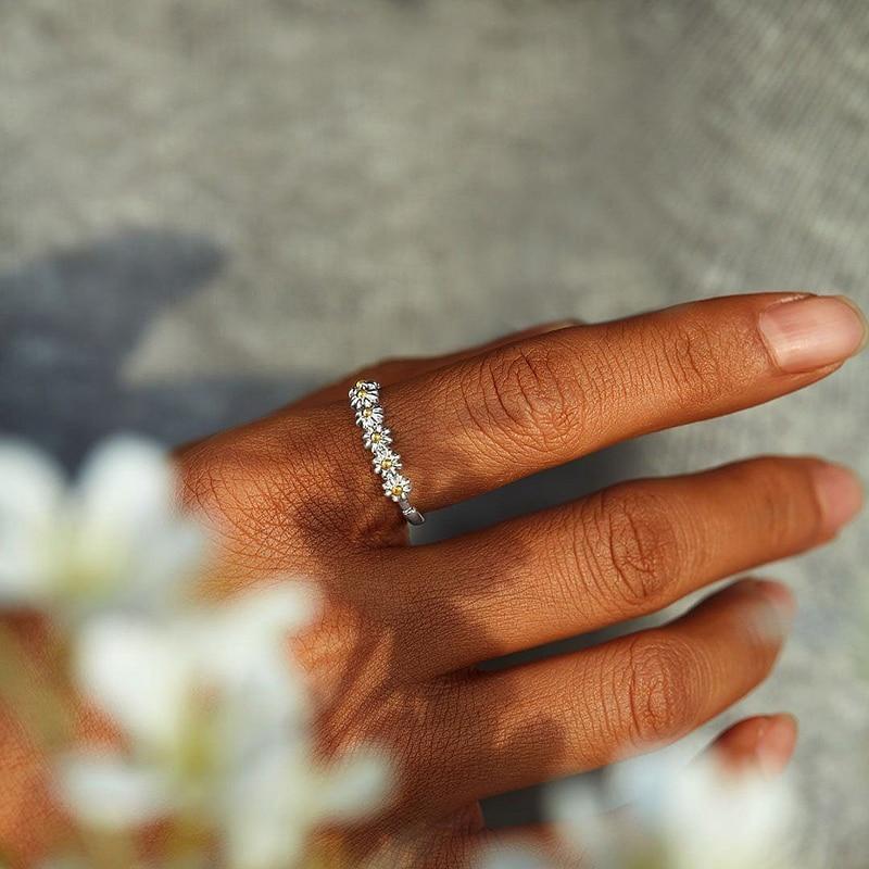 Niamh Daisy Ring